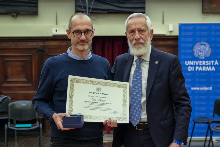 Conferimento dell'Outstanding Research Award per il macrosettore Life Sciences al prof. Luca Bonini